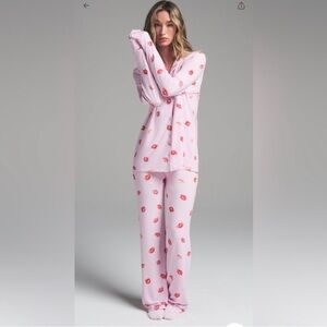 SKIMS 💋 LIMITED EDITION 💋 VALENTINES PAJAMA SET CHERRY BLOSSOM LIPSTICK M